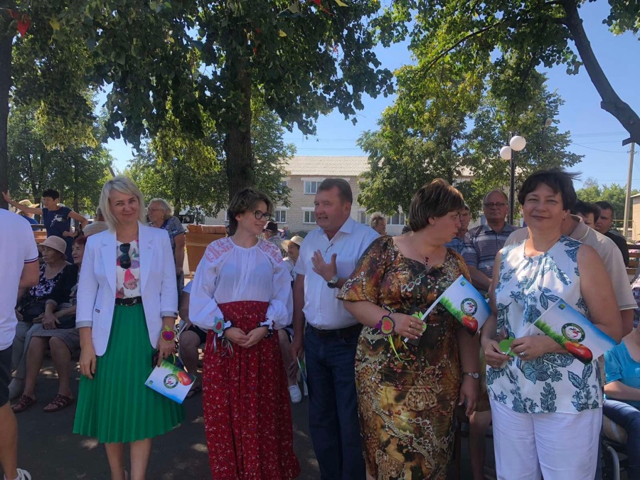 члены профсоюза посетили гастрономический фестиваль «Яблочный край» в Сызранском районе в поселке Варламово